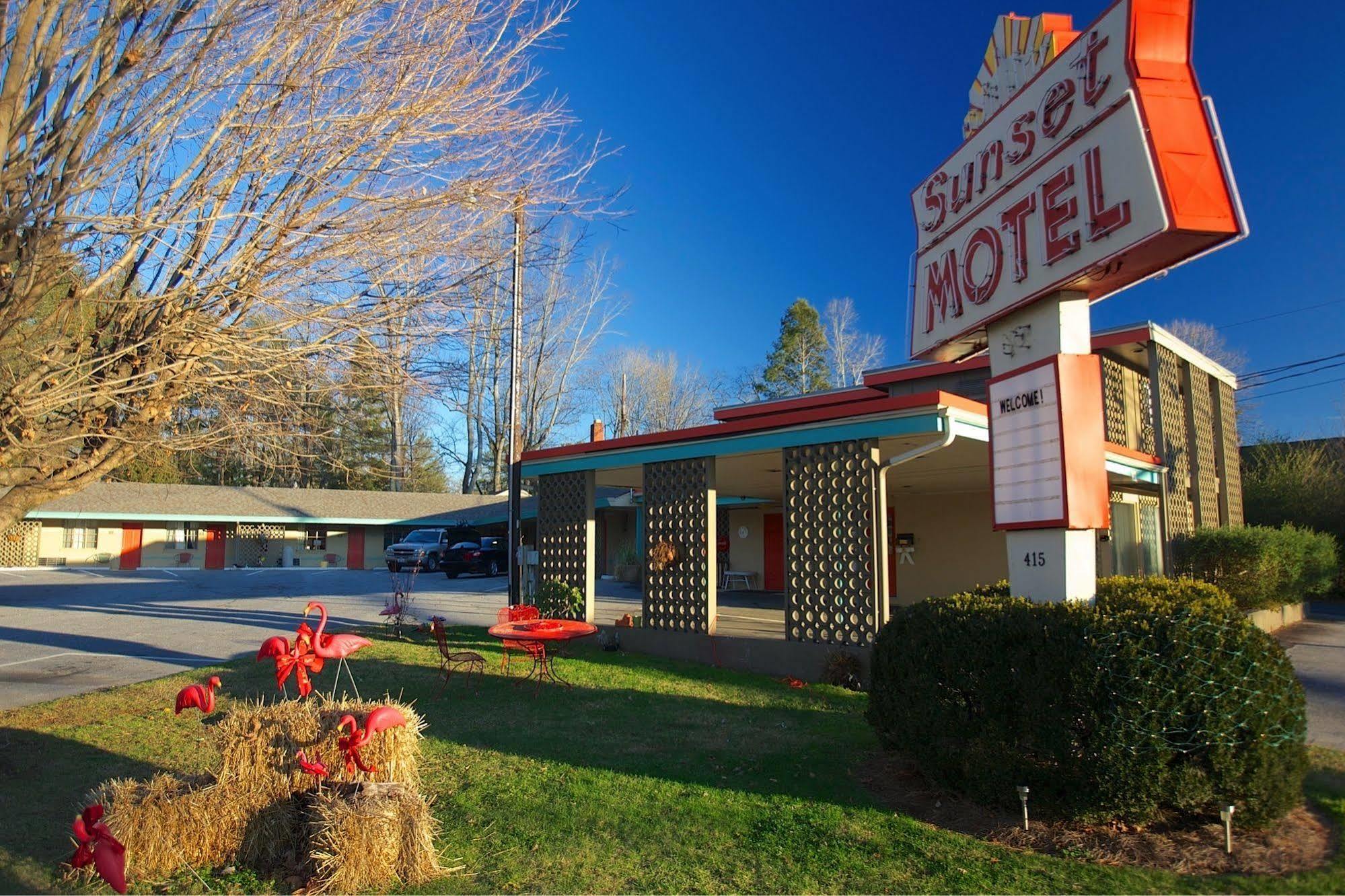 ברוורד The Sunset Motel מראה חיצוני תמונה